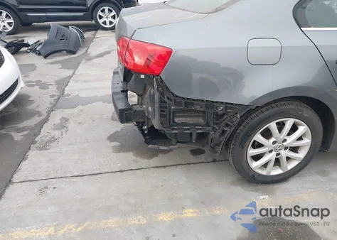 2013 Volkswagen Jetta 2.5L Se z USA, uszkodzony, nr VIN 3VWBX7AJ6DM410239